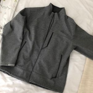 Gray Men’s North Face fleece lined ski jacket shell